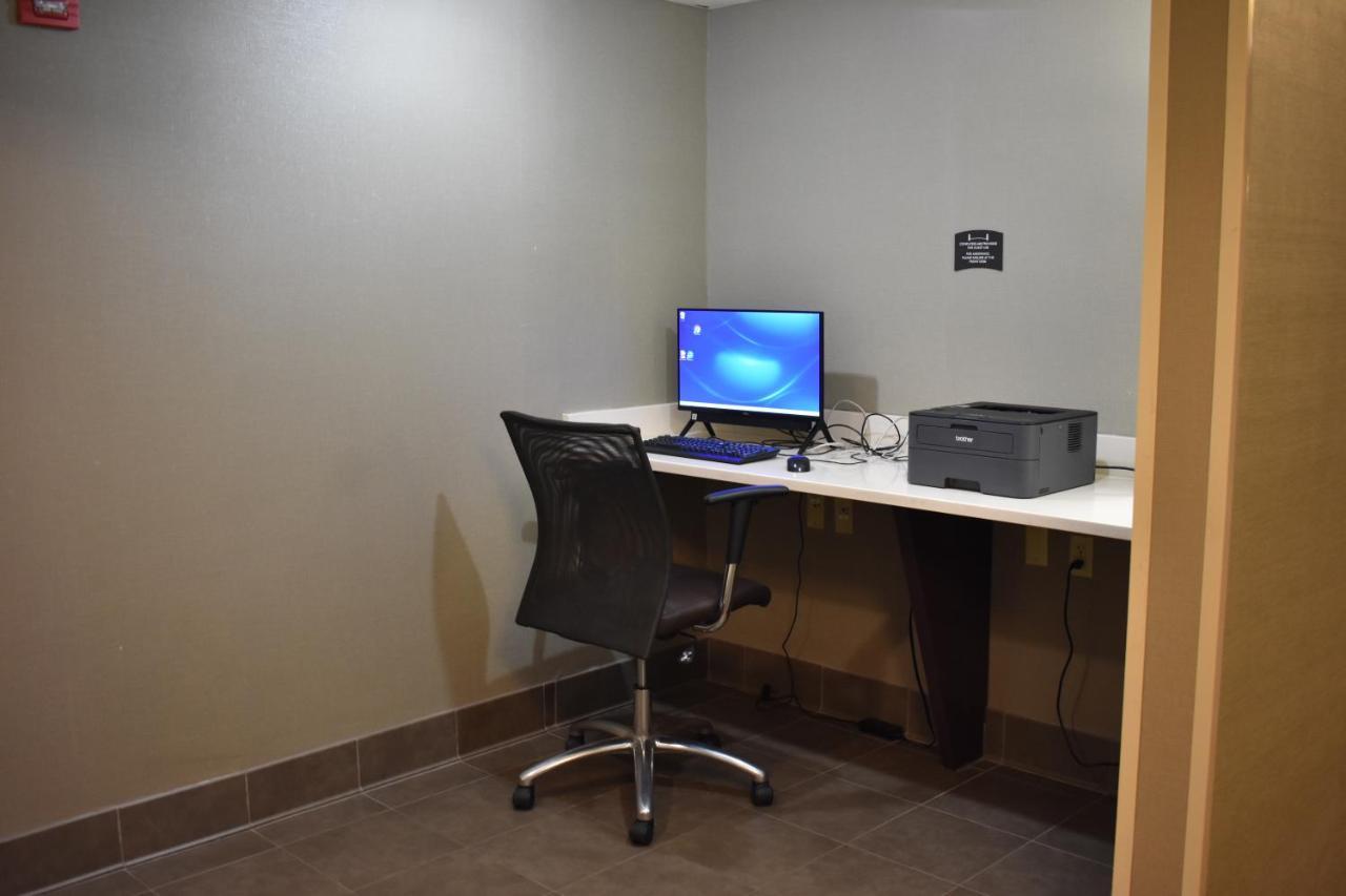 Staybridge - South Brunswick By Ihg Hotel 3*